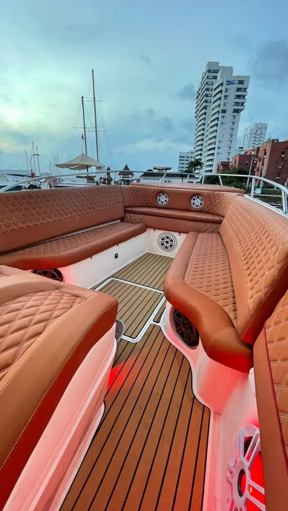 Bote OnlyFans 35 Pies - Vista 1