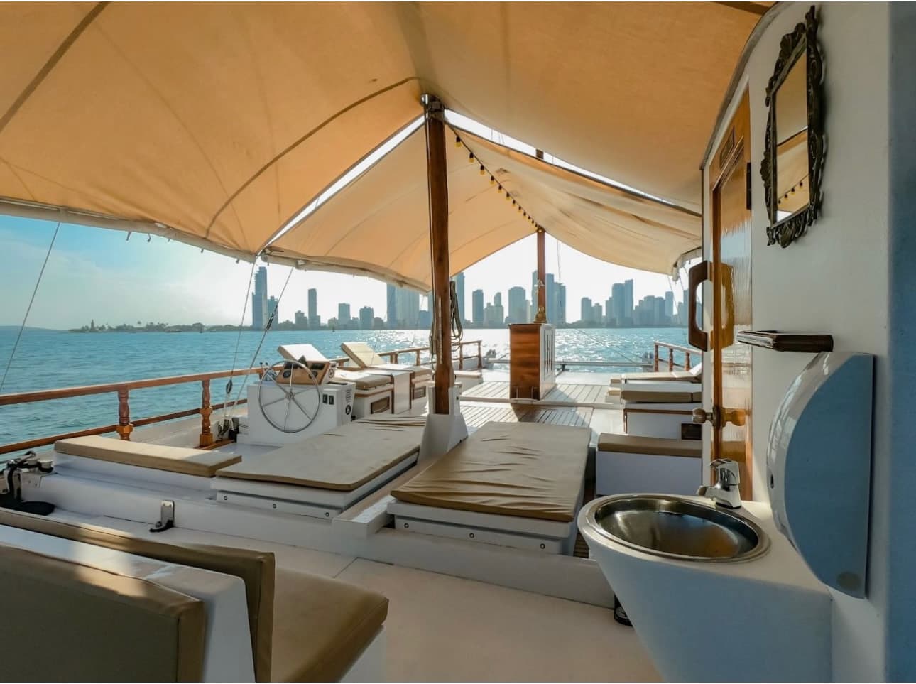 Catamarán Moana Lounge - Vista 3