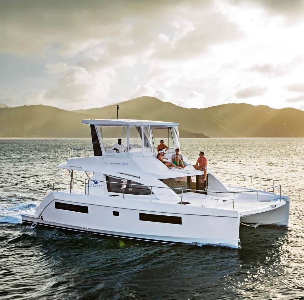 Catamarán Powercat 43 - Vista 2