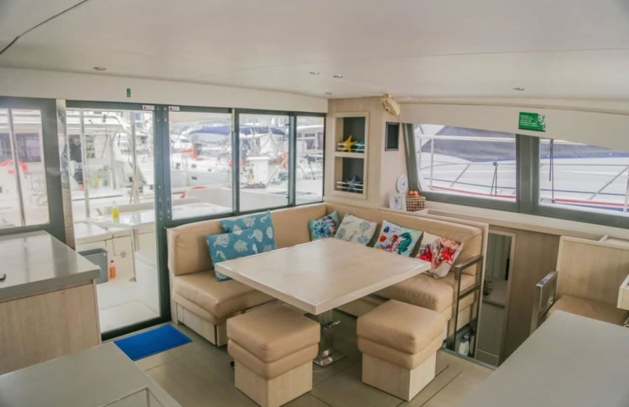 Catamarán Powercat 43 - Vista 3